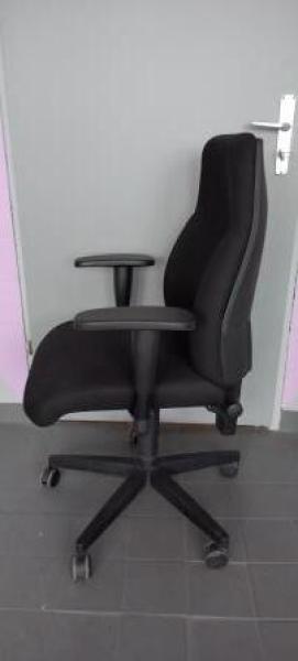 Bürodrehstuhl Office Comfort, Armlehnen 3-dimensional verstellbar, Rückenlehne/Sitz gepolstert schwarz, Fußkreuz Kunststoff schwarz